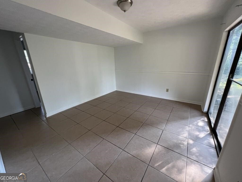 981 Dundee Drive Lilburn - 8