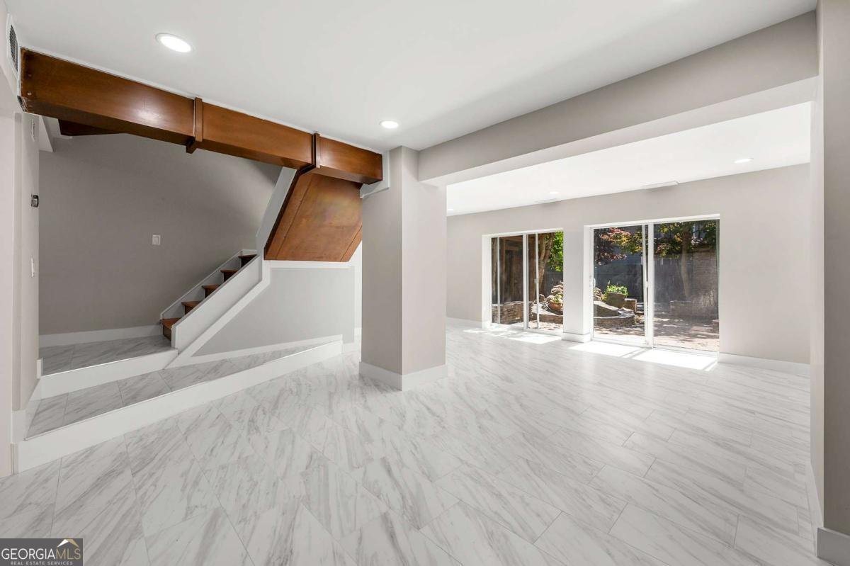 1009 Riverbend Club Drive Atlanta - 5