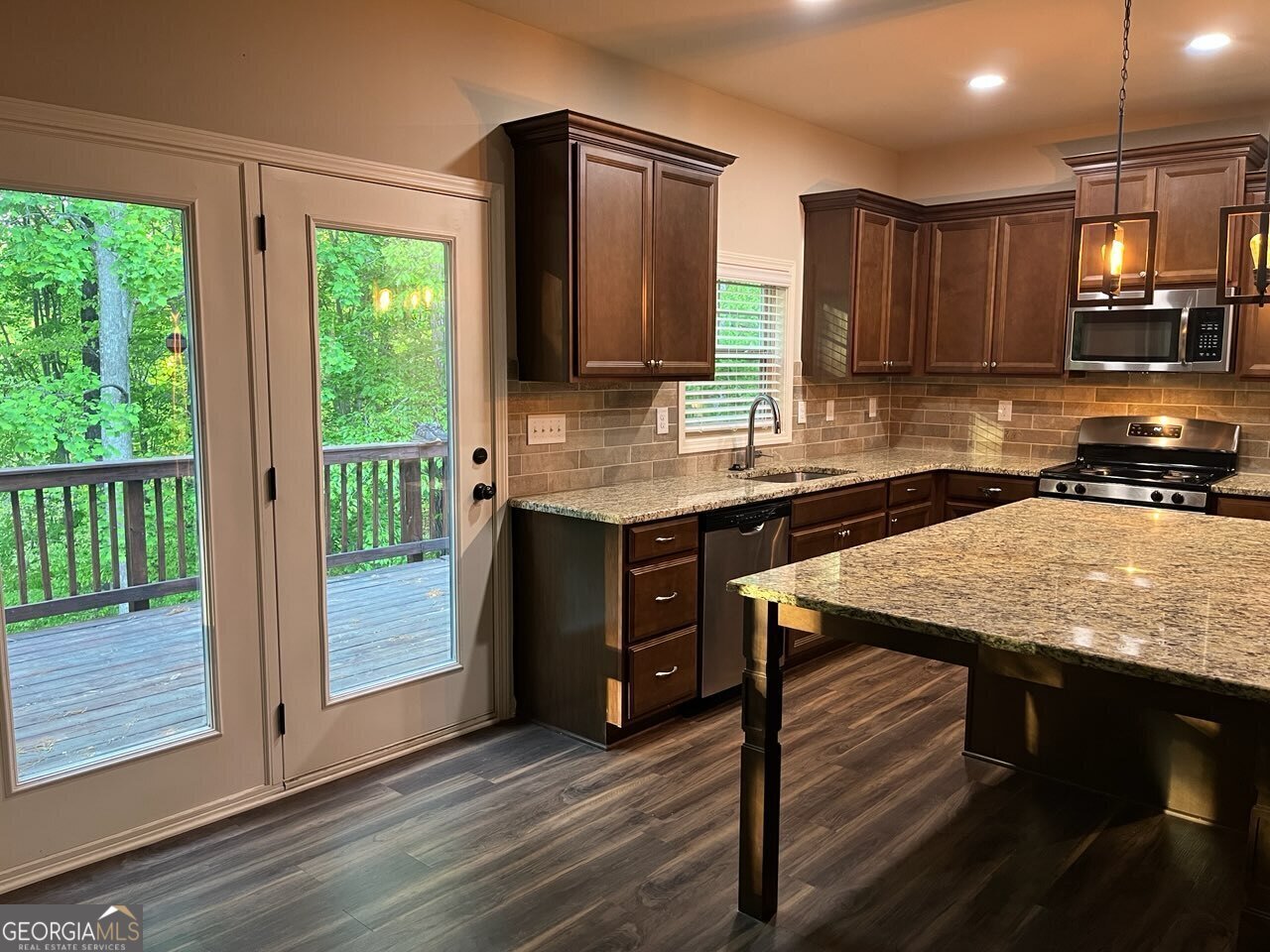 9240 Hollywood Drive Gainesville - 24