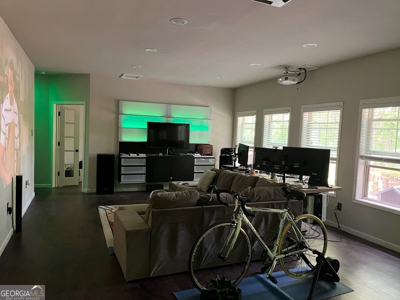 9240 Hollywood Drive Gainesville - 45