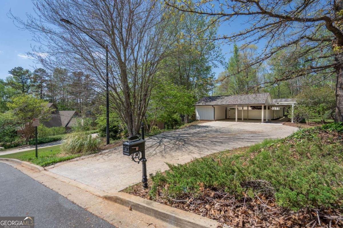 541 EARLVINE Way Kennesaw - 25