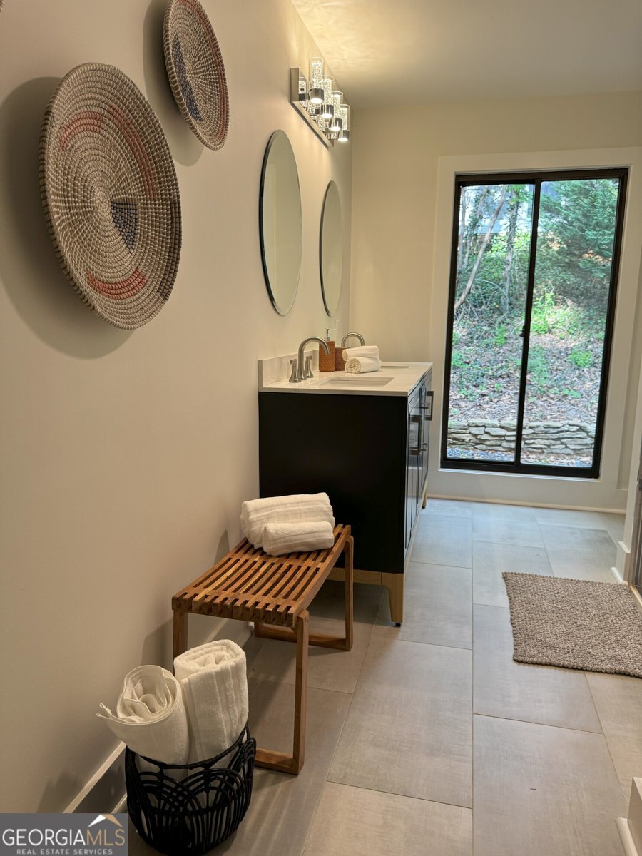 541 EARLVINE Way Kennesaw - 40