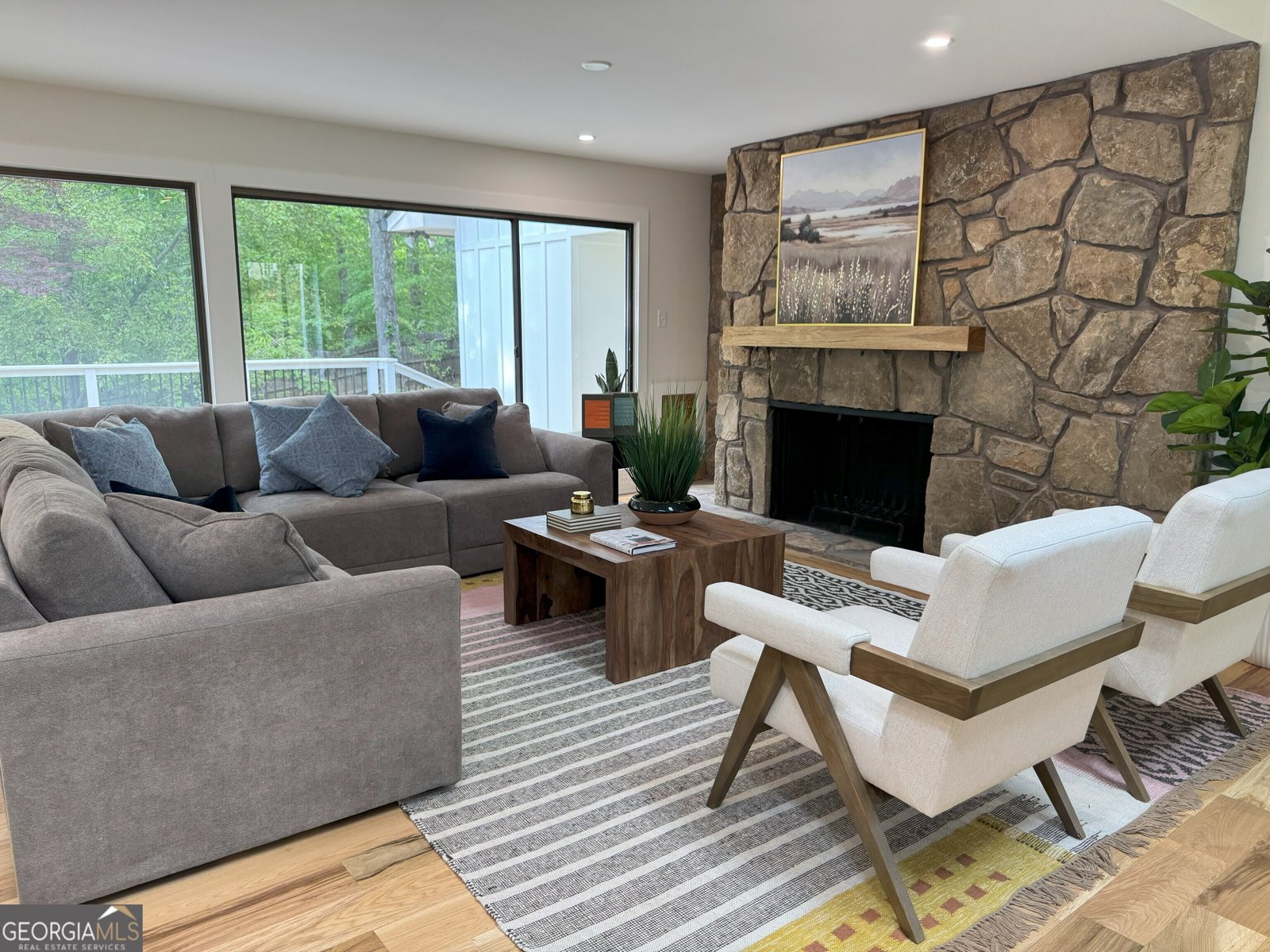 541 EARLVINE Way Kennesaw - 44