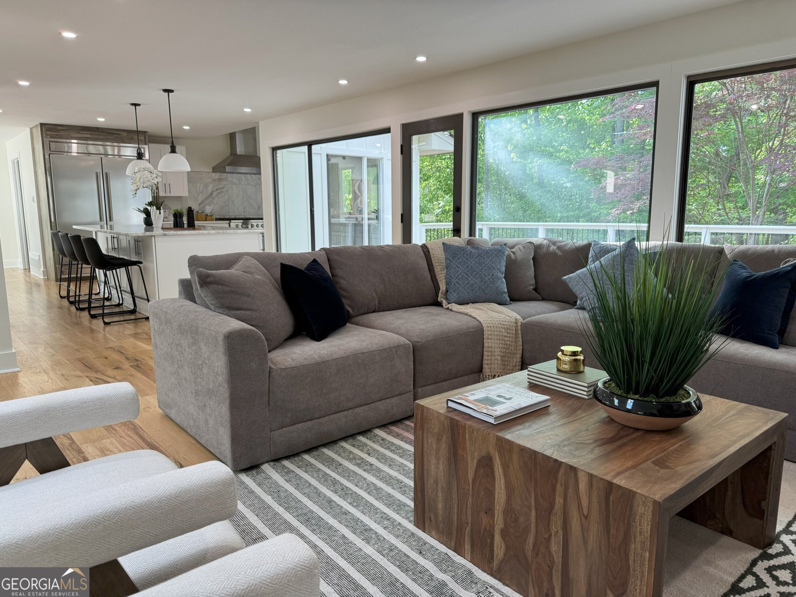 541 EARLVINE Way Kennesaw - 47