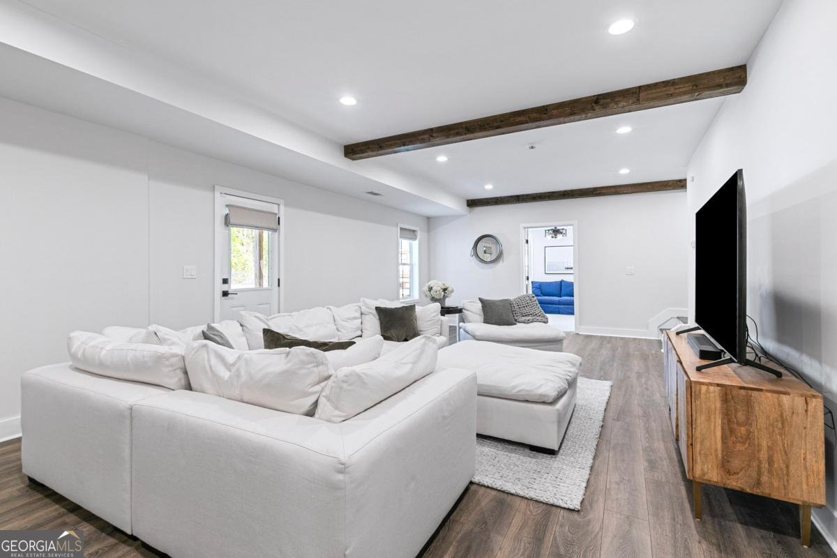 6560 Crestwood Peninsula Flowery Branch - 37