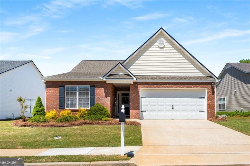 806 VILLAGE Place Loganville - 1