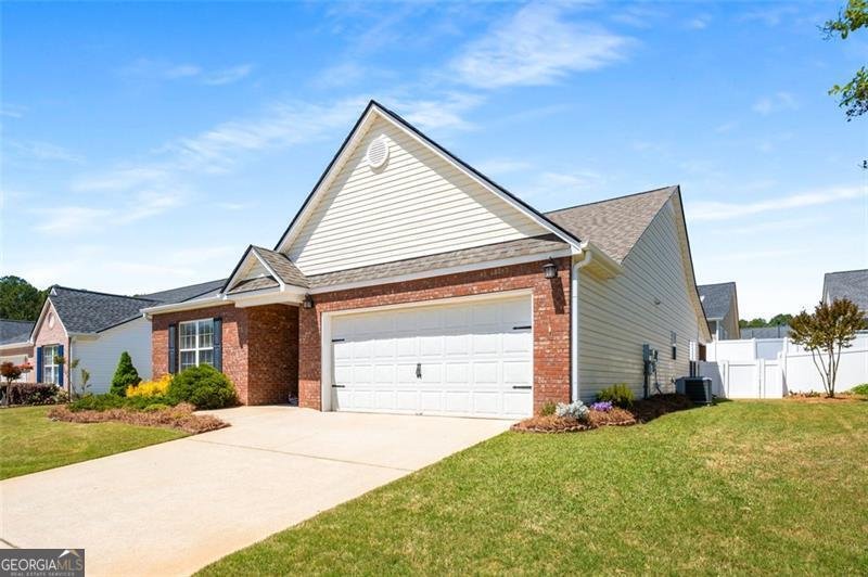 806 VILLAGE Place Loganville - 2