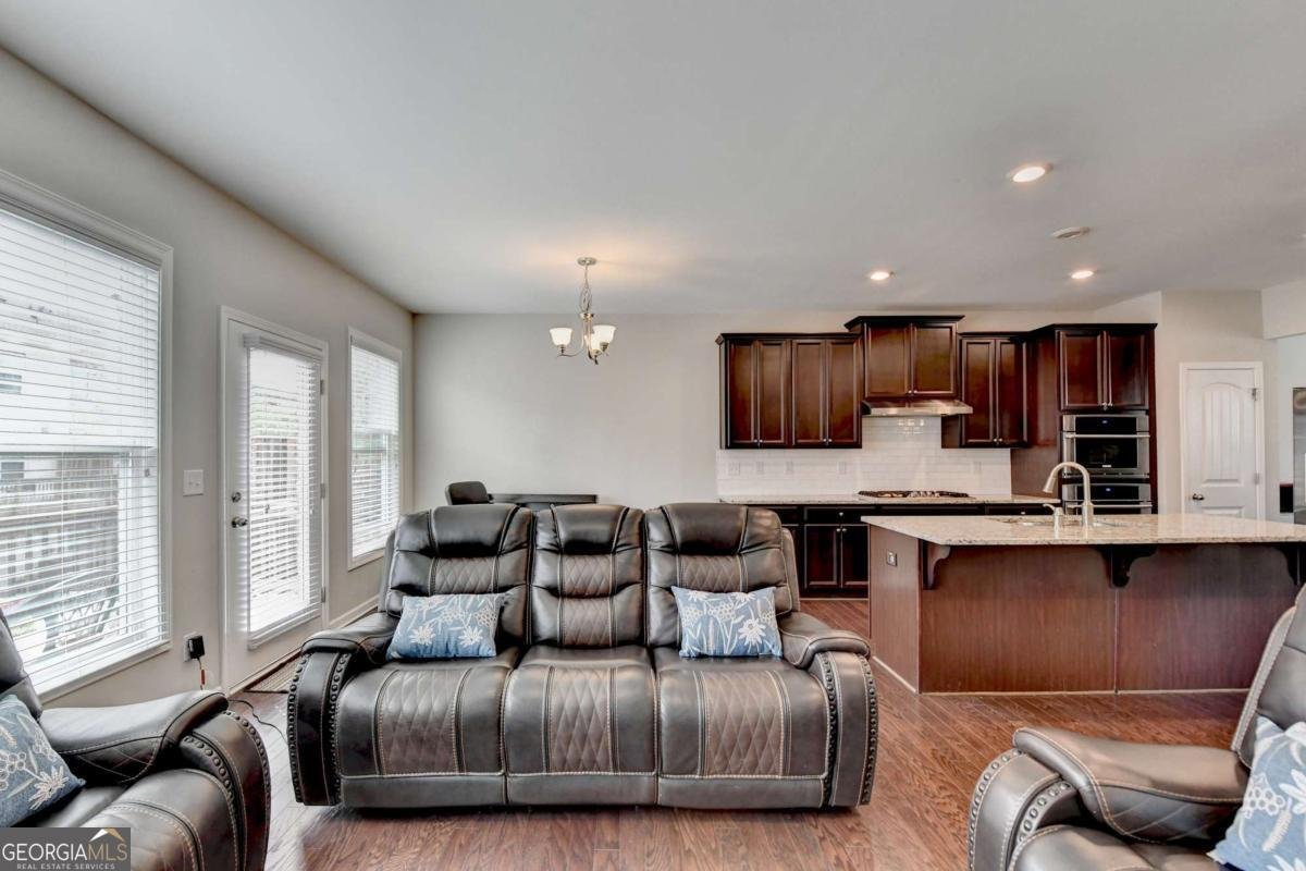 810 SUNSET PARK Drive Suwanee - 12