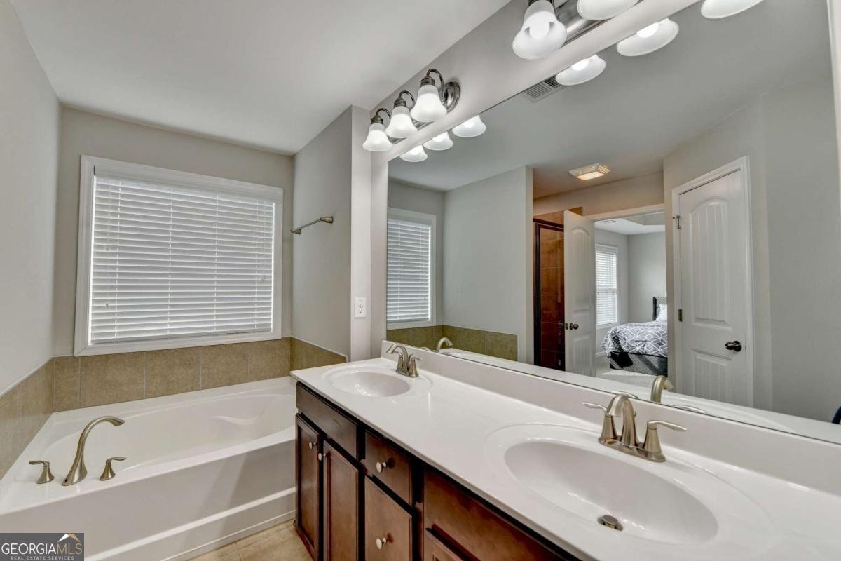 810 SUNSET PARK Drive Suwanee - 28