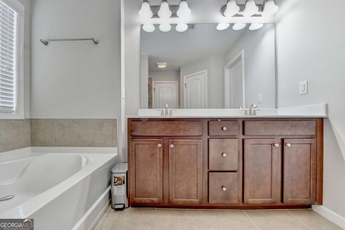 810 SUNSET PARK Drive Suwanee - 32