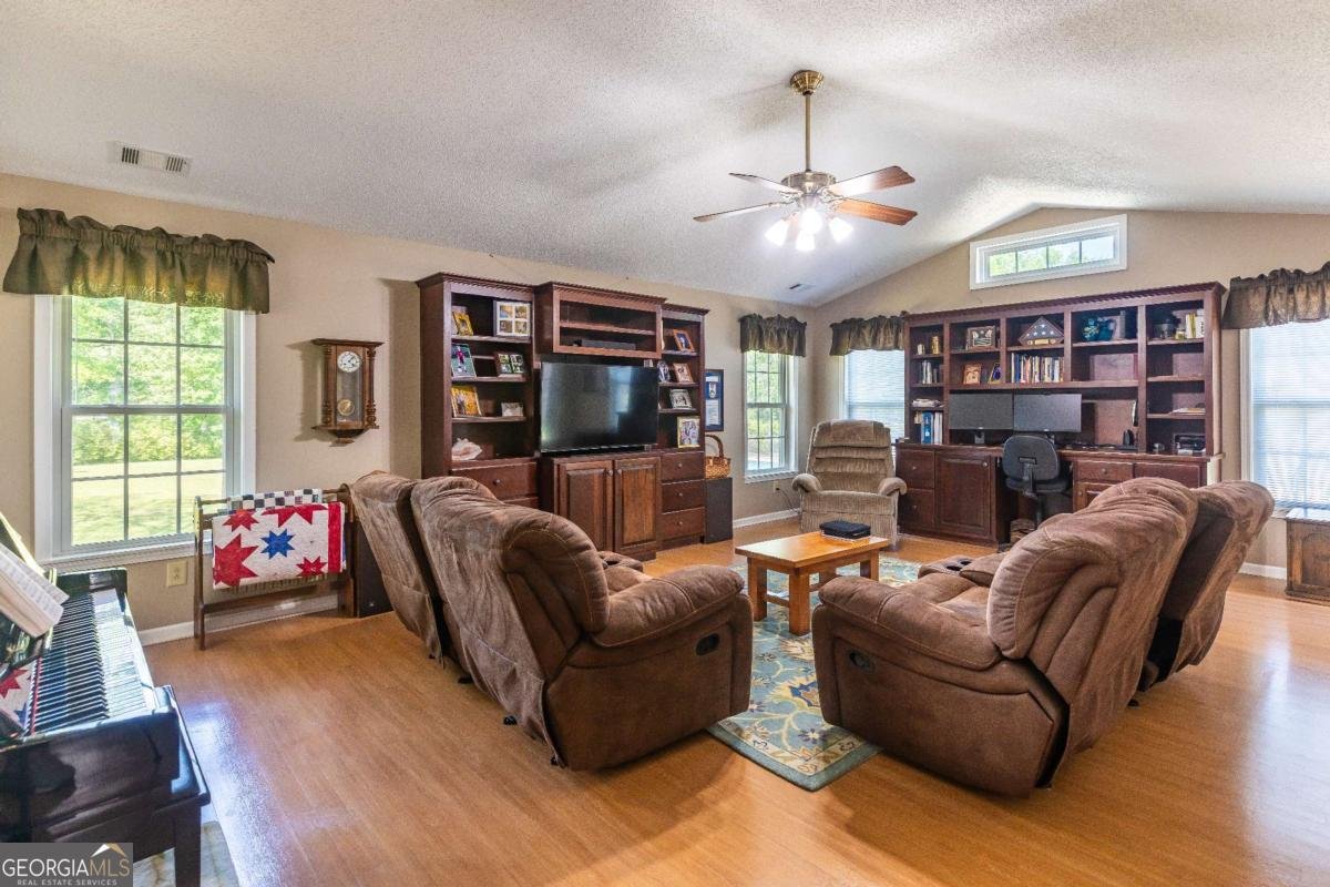 301 Willow Drive Glennville - 27