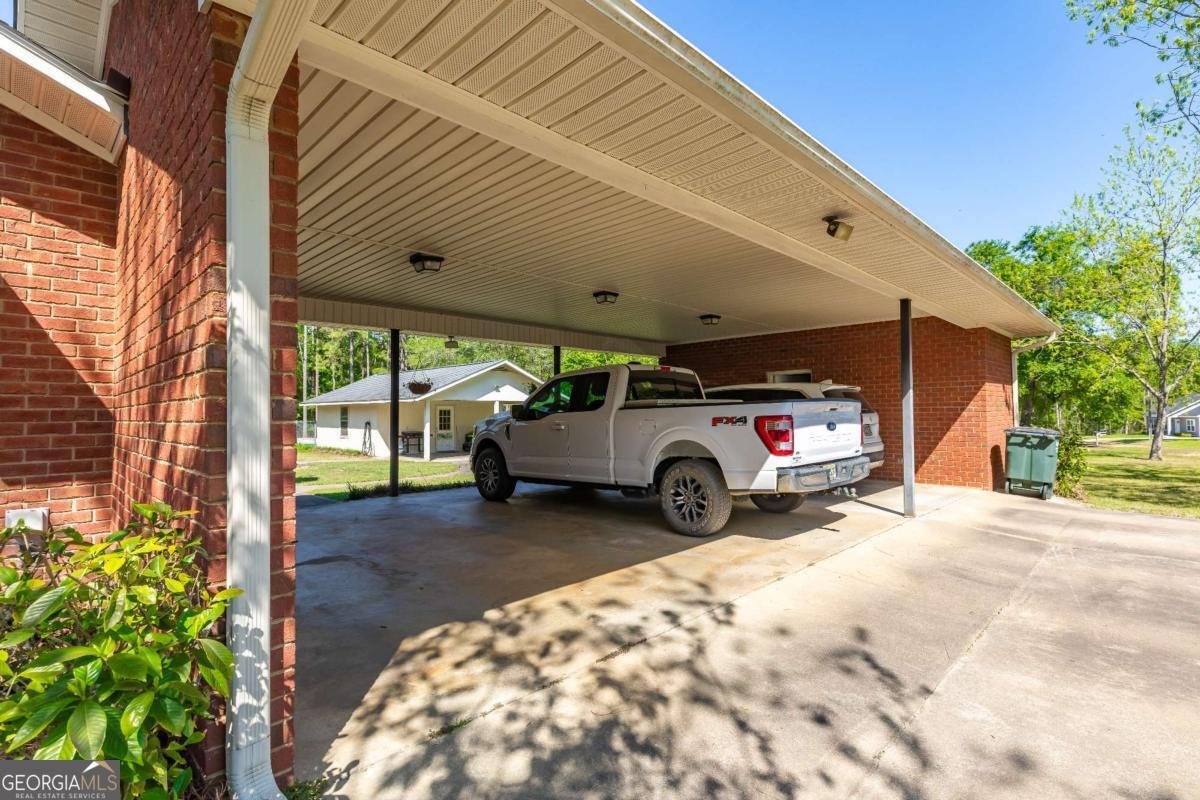 301 Willow Drive Glennville - 37