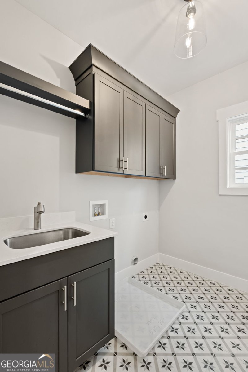 3003 3003 Clayton Street Woodstock - 30