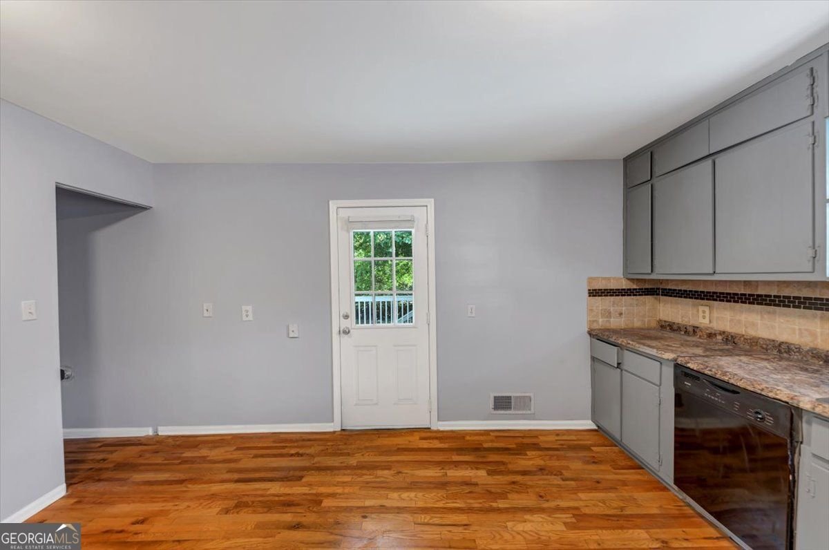 1677 WAYLAND Circle Brookhaven - 15