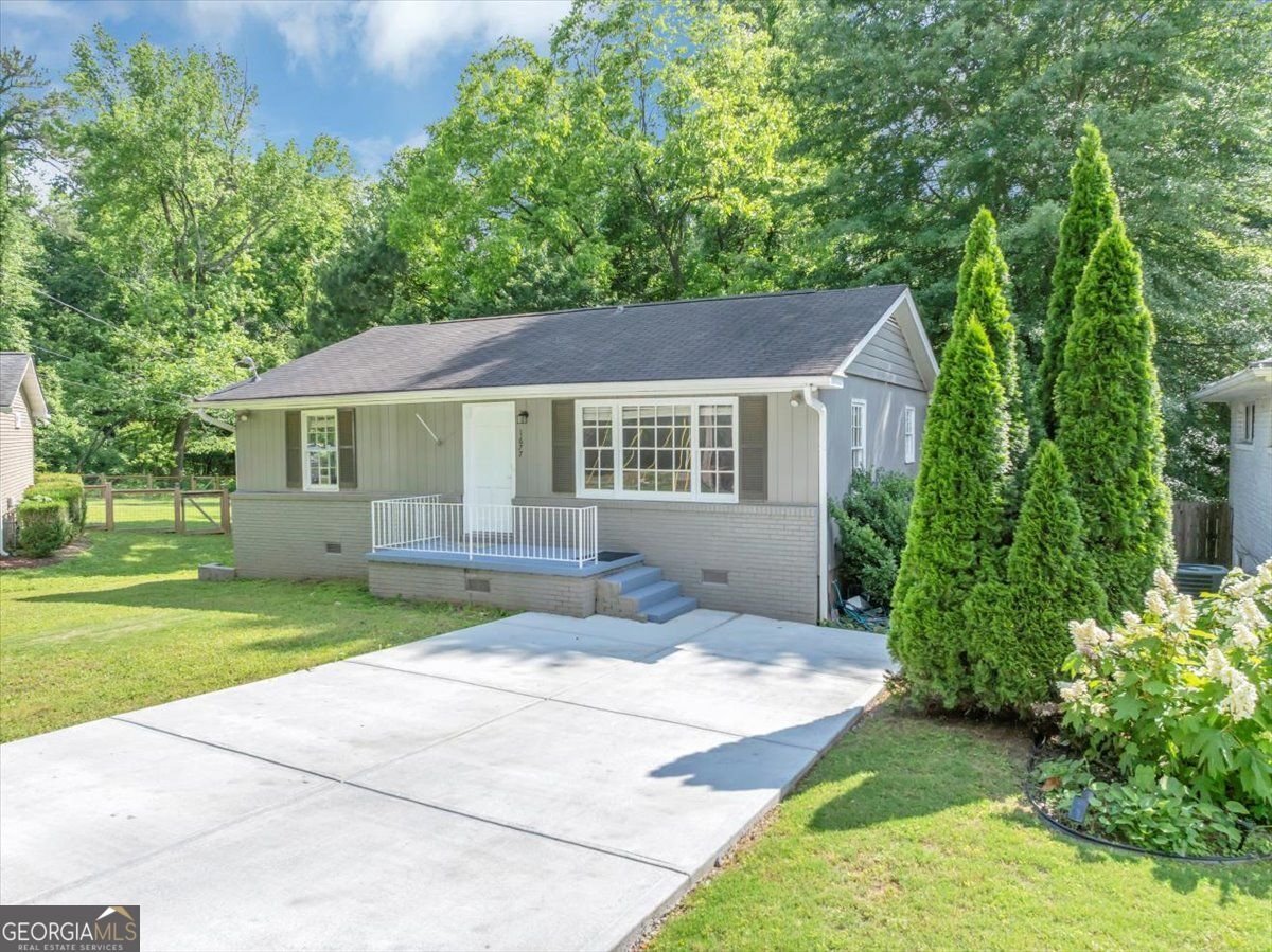 1677 WAYLAND Circle Brookhaven - 3