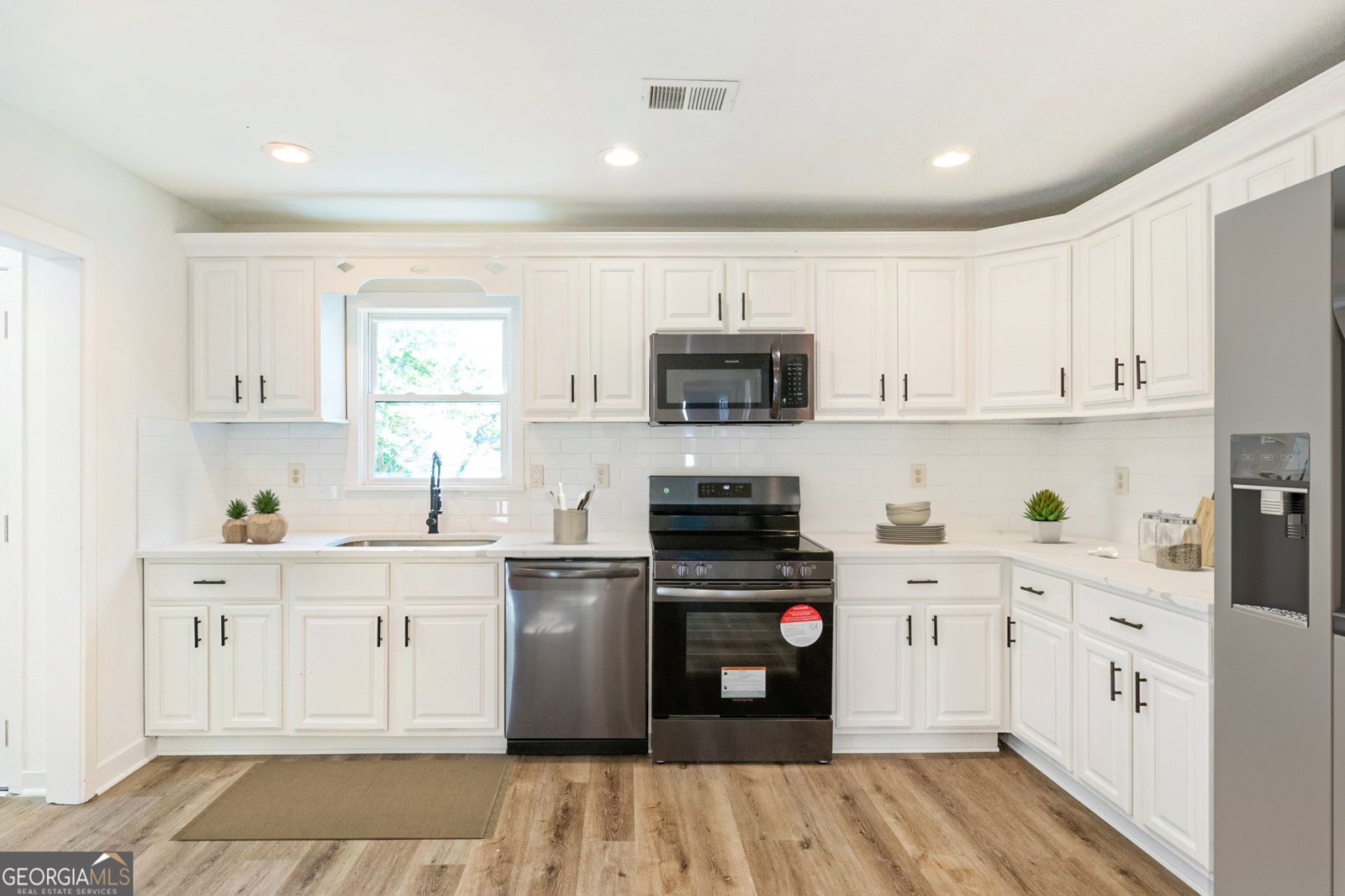 1258 Lyle Avenue East Point - 8