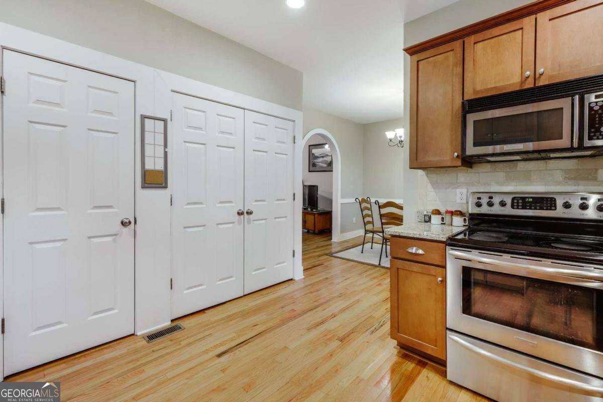 90 Hart Avenue Athens - 17