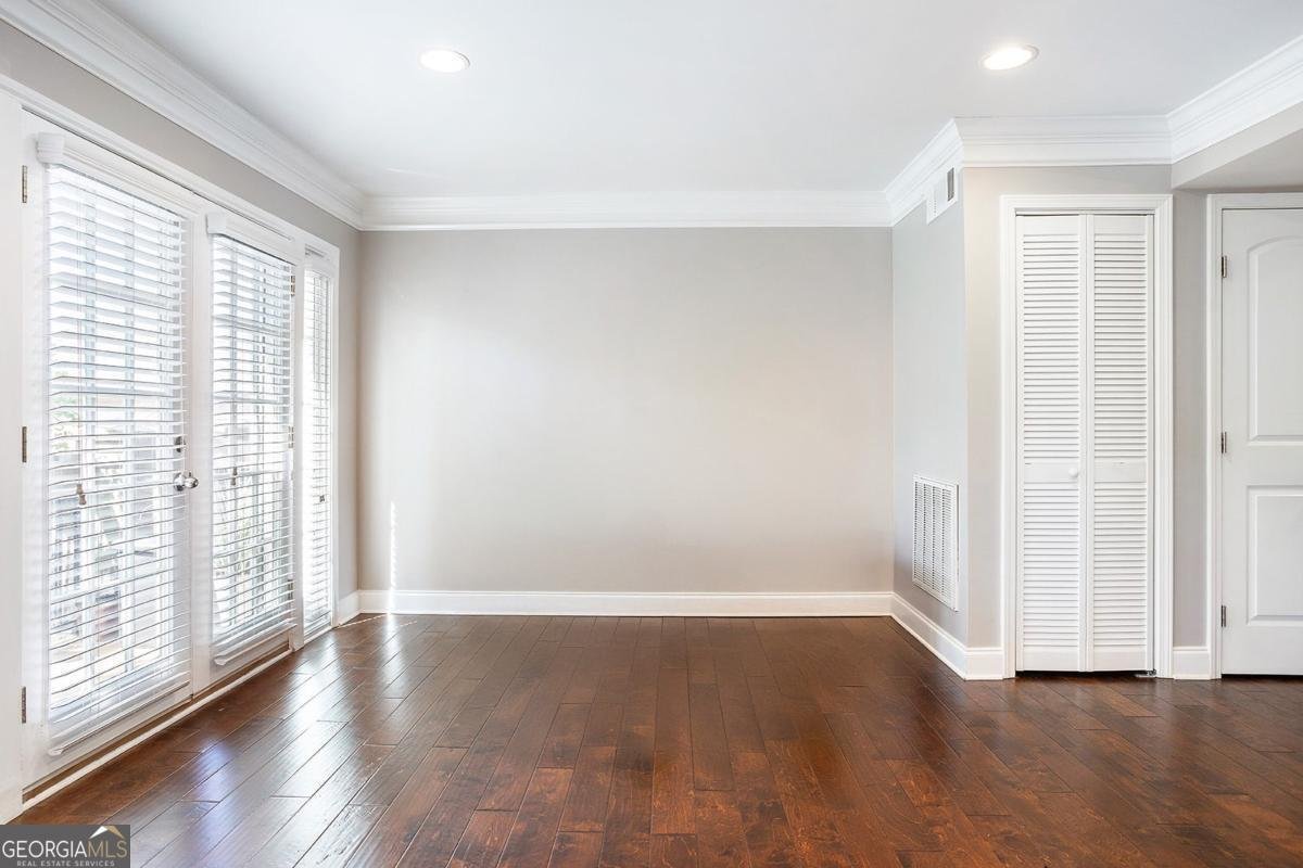 6980 Roswell Road Atlanta - 12
