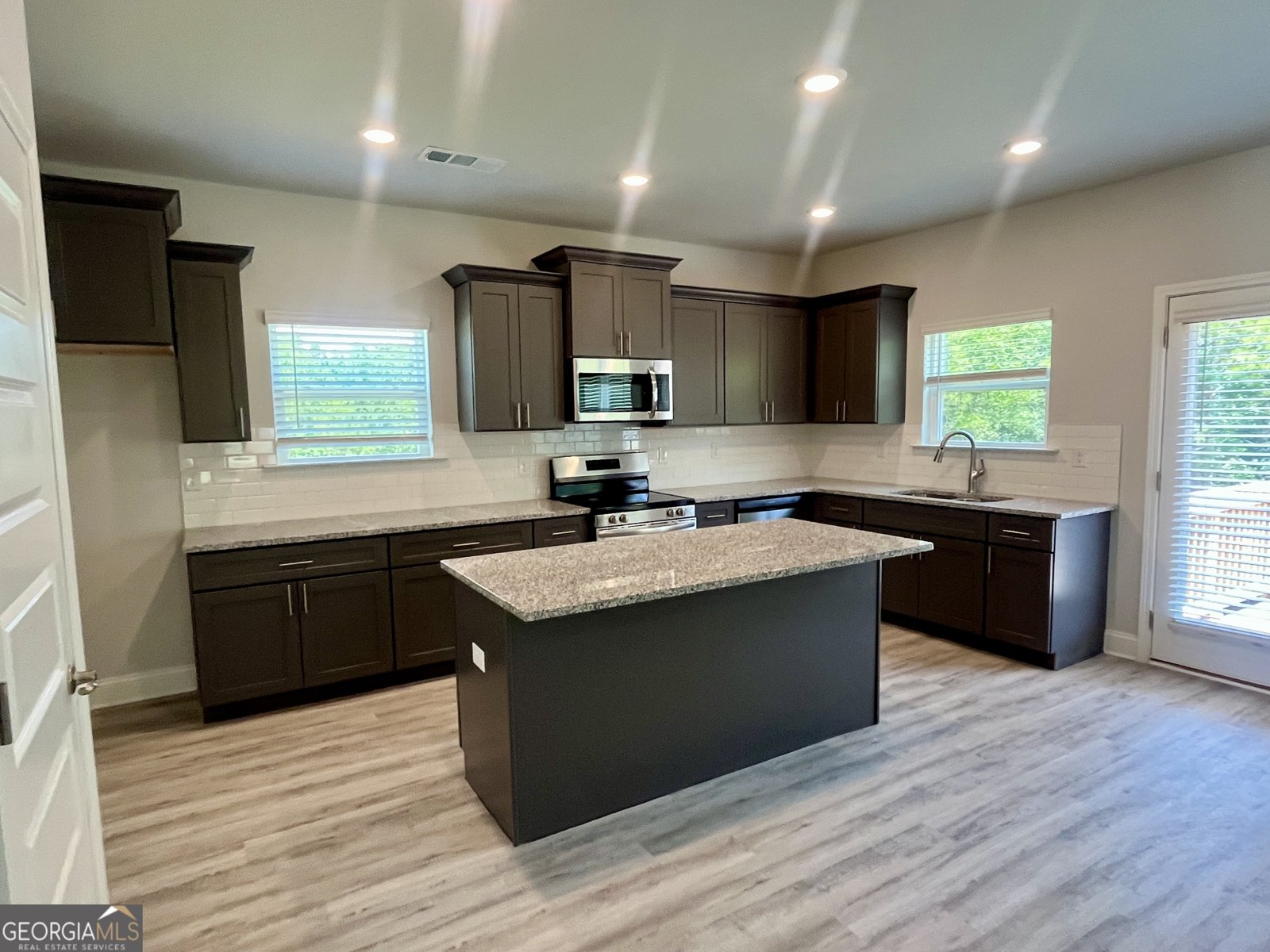 217 Shoreline Way Macon - 8