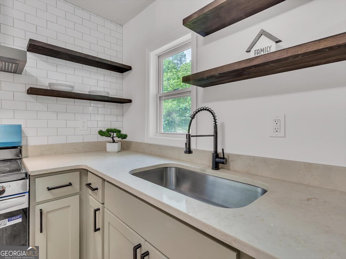 110 Dorsey Street Calhoun - 14