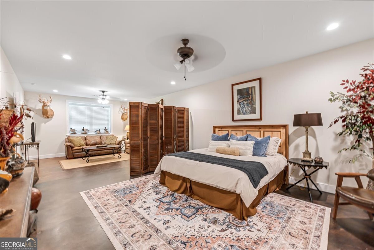 200 River North Boulevard Macon - 33