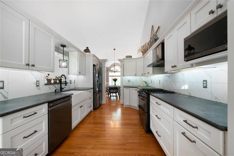 31 CLEARVIEW Drive Cartersville - 13