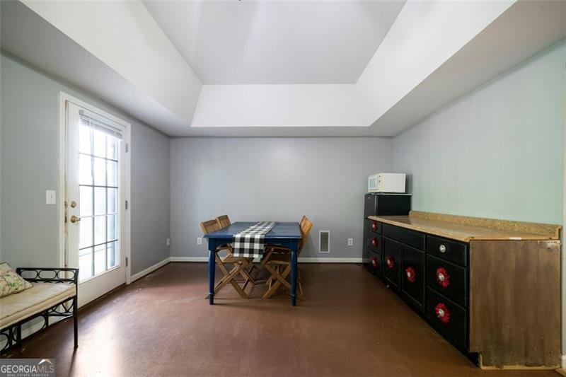 31 CLEARVIEW Drive Cartersville - 28