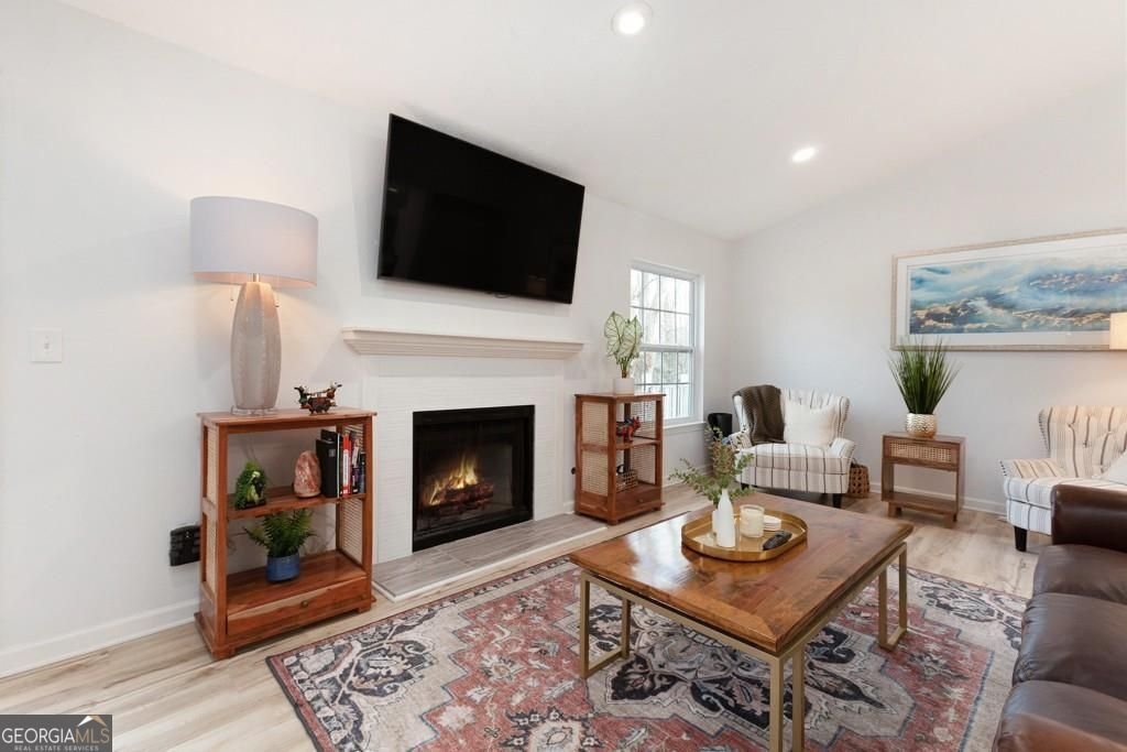384 Teal Court Roswell - 4