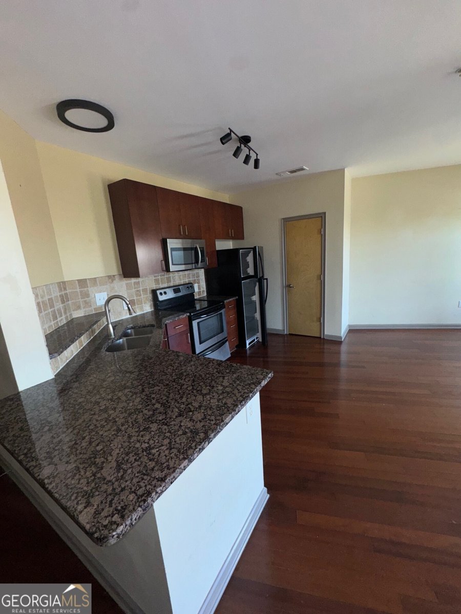898 Oak Street Atlanta - 8