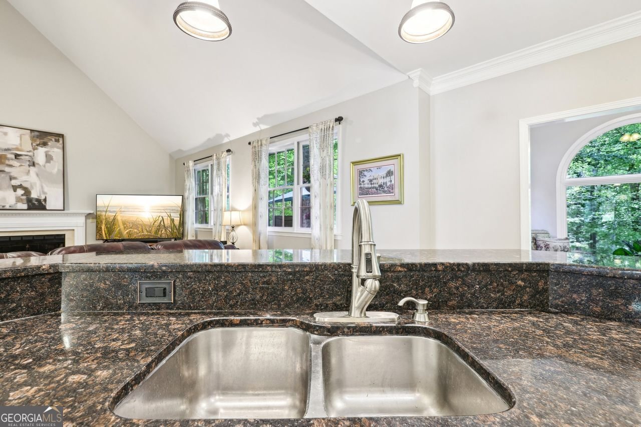 989 PINFEATHER Court Lawrenceville - 13