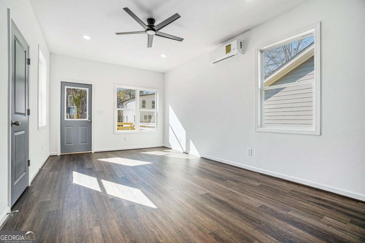 100 Dahlia Avenue Atlanta - 10