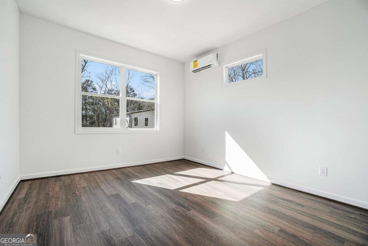 100 Dahlia Avenue Atlanta - 16