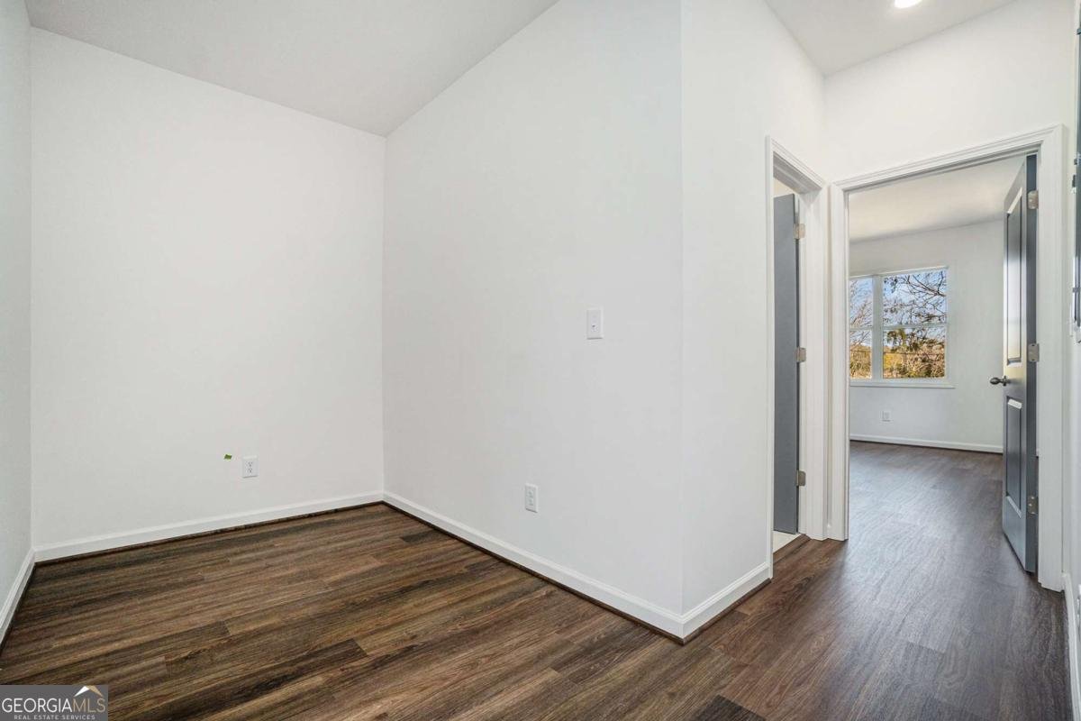 100 Dahlia Avenue Atlanta - 18