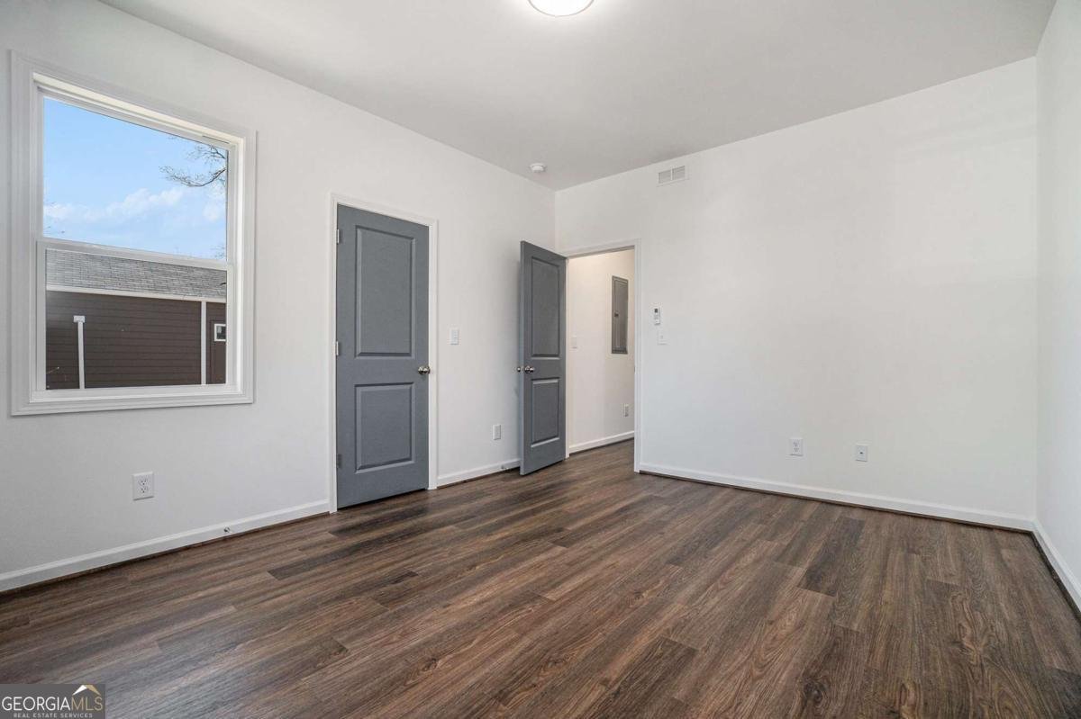 100 Dahlia Avenue Atlanta - 21