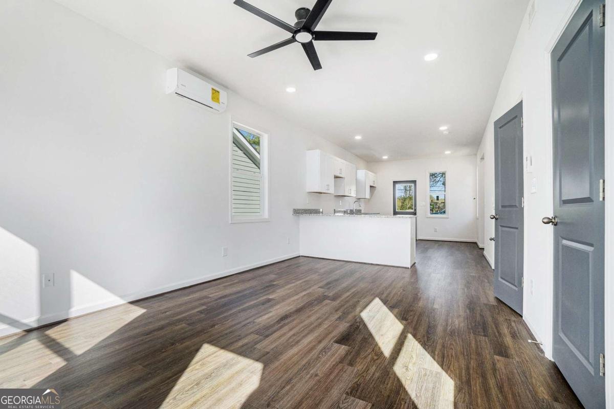 100 Dahlia Avenue Atlanta - 8