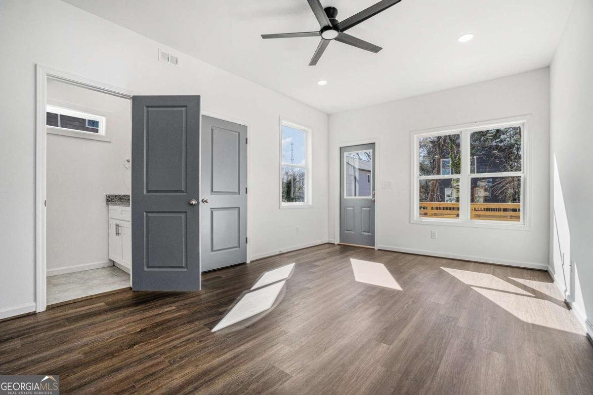 100 Dahlia Avenue Atlanta - 9