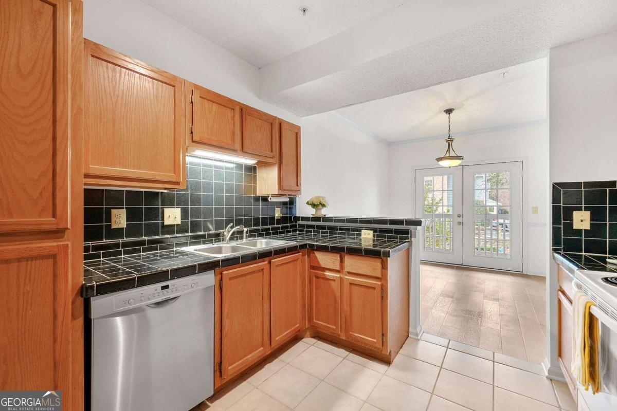 406 Vinings Forest Circle Smyrna - 10