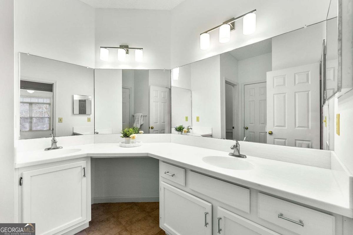 406 Vinings Forest Circle Smyrna - 16