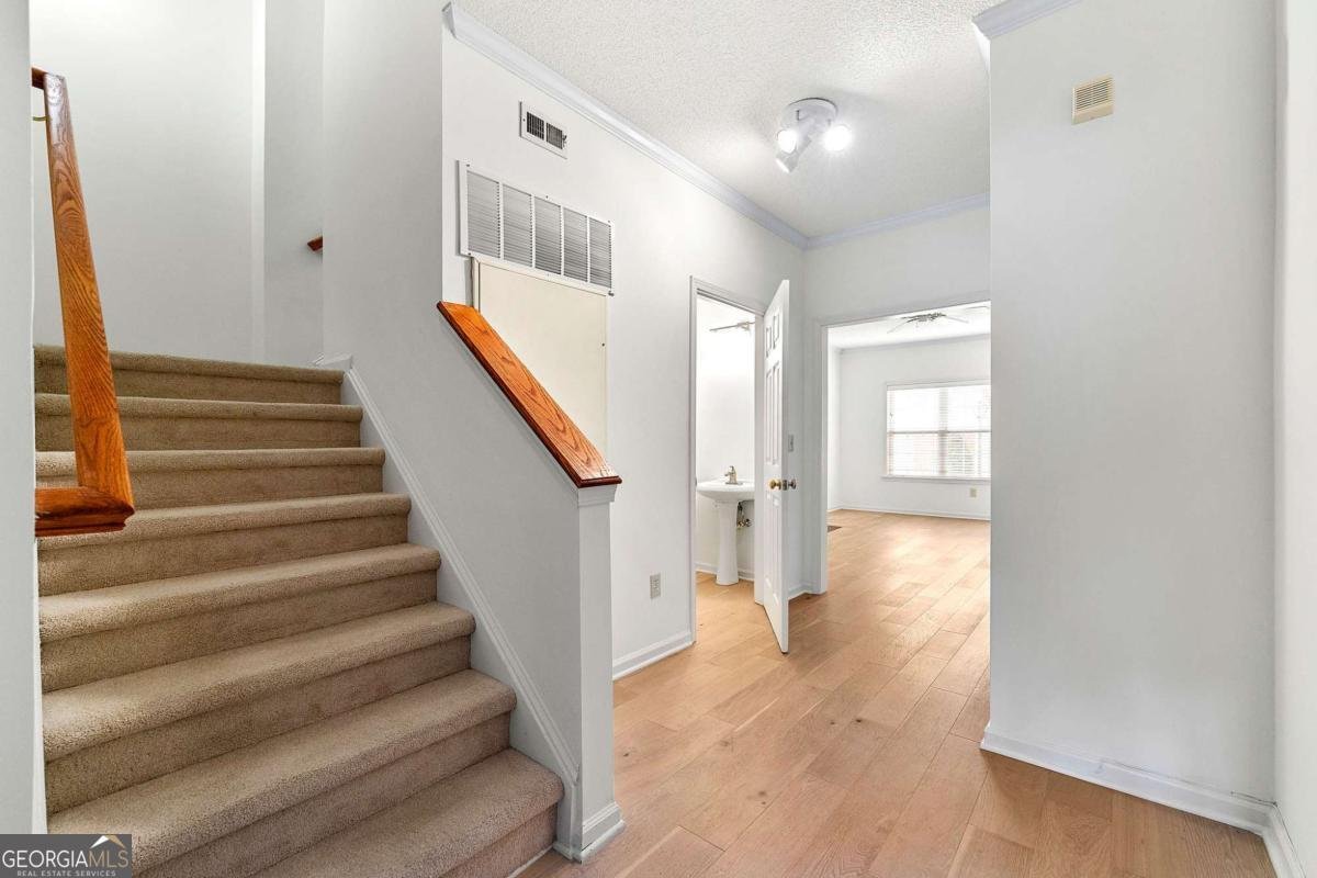 406 Vinings Forest Circle Smyrna - 2