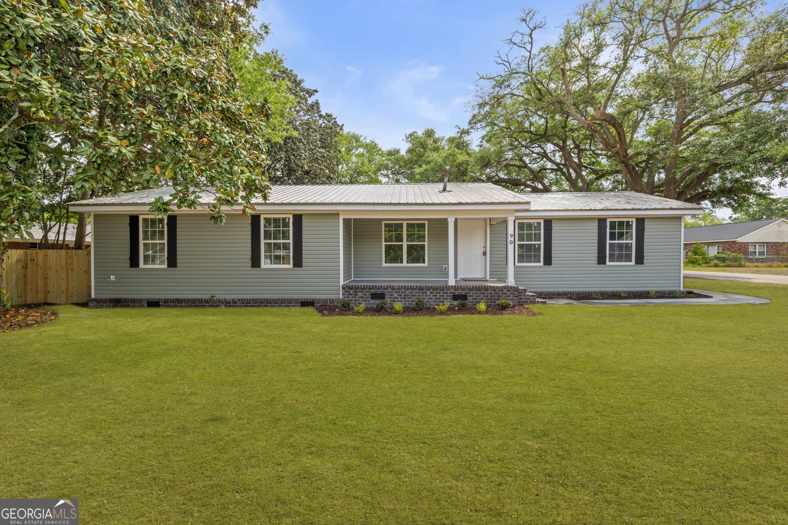 90 Anne Street Pembroke - 1
