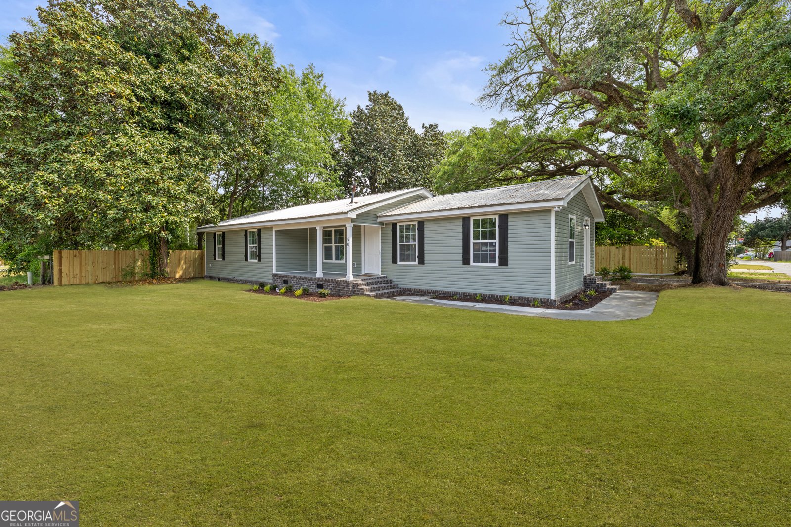 90 Anne Street Pembroke - 2