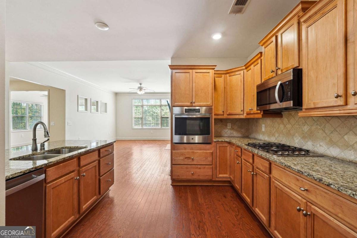 1410 Bluestone Drive Cumming - 14