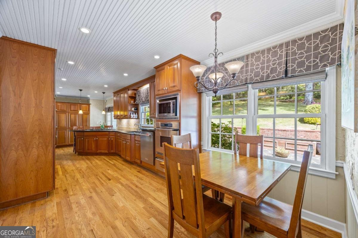 998 Ferncliff Road Atlanta - 30