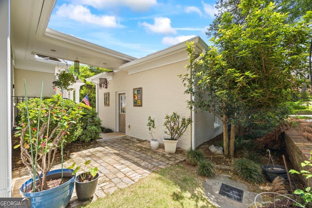 998 Ferncliff Road Atlanta - 35