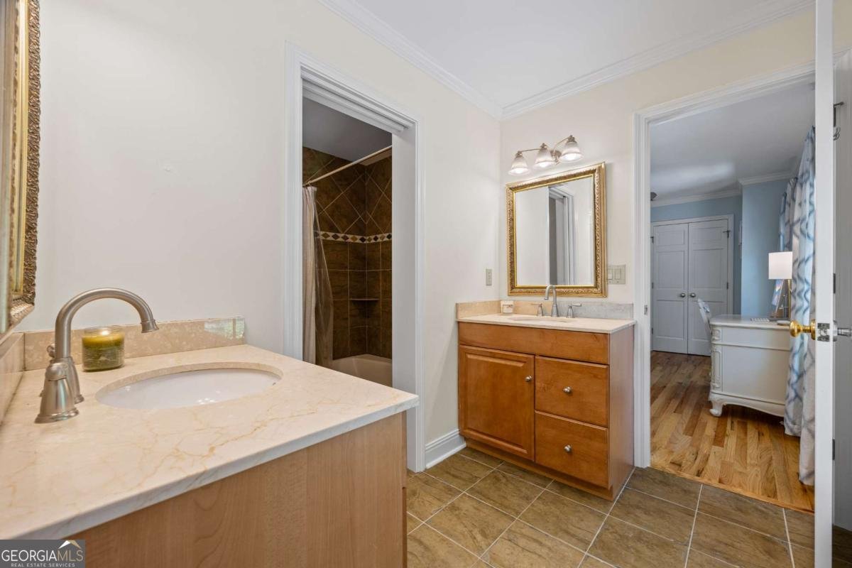 998 Ferncliff Road Atlanta - 77
