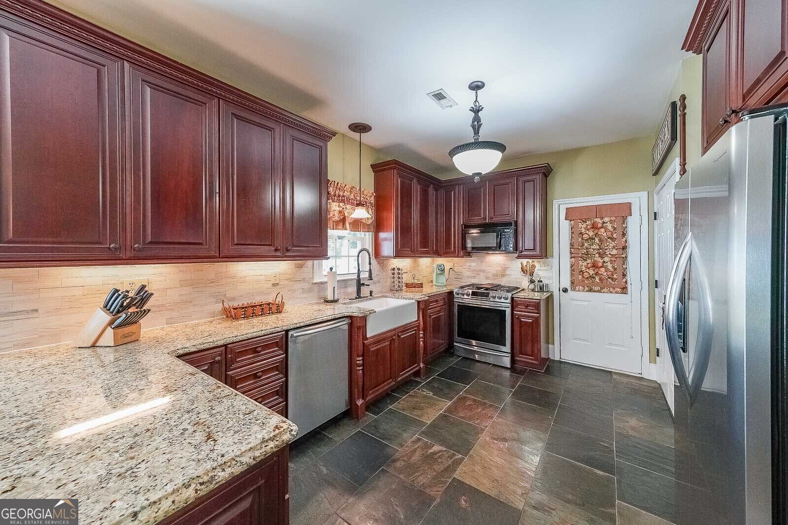 12 Blackfoot Trail Sharpsburg - 10
