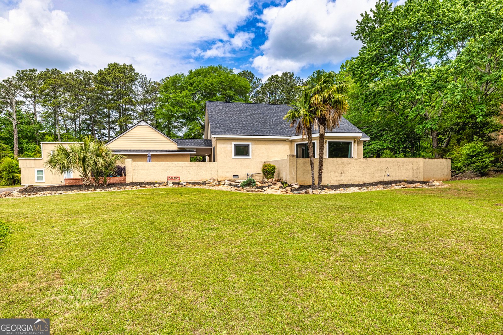 26 Cannongate Road Sharpsburg - 1