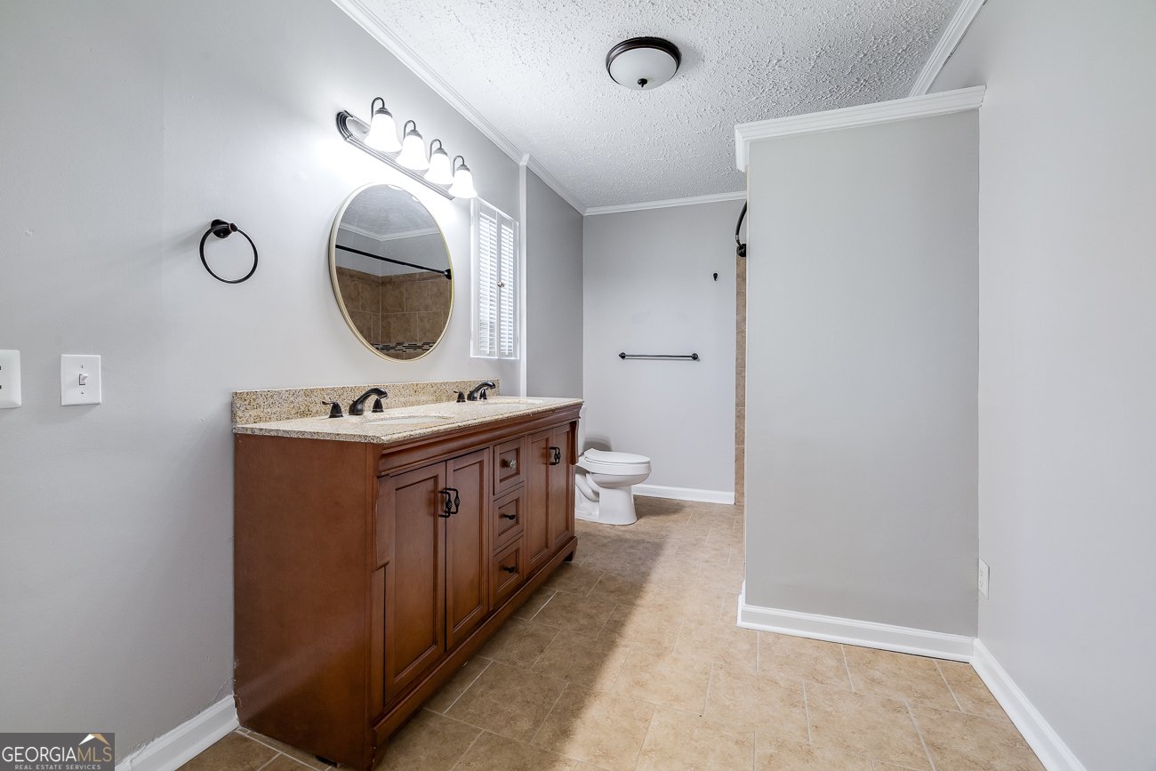 203 Lake Drive Brunswick - 18