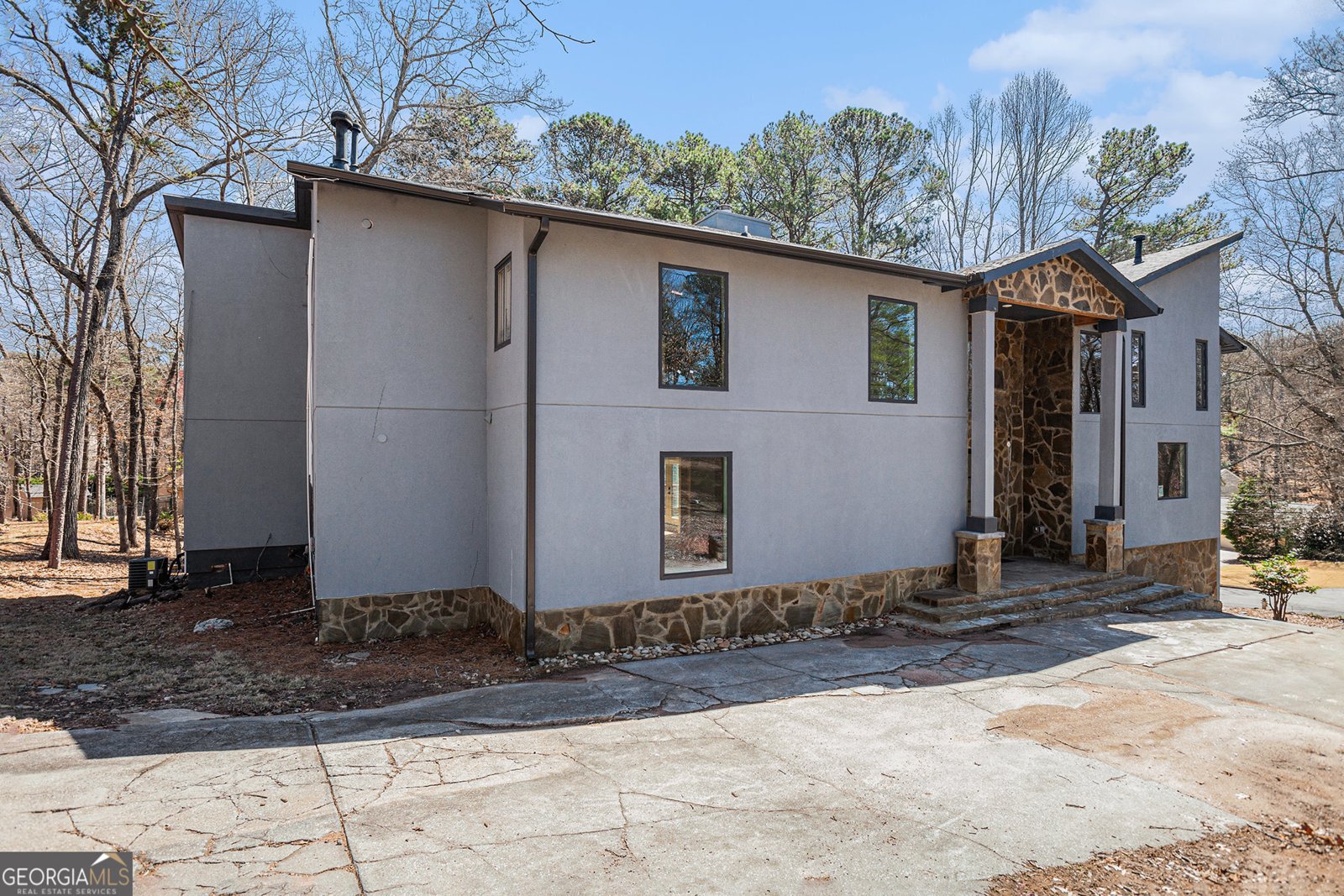 1620 Saddle Ridge Way Sandy Springs - 1