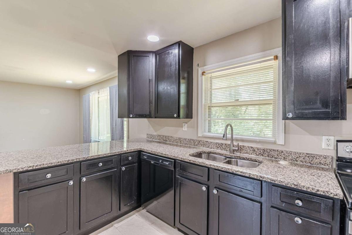 1157 Helen Street Morrow - 14